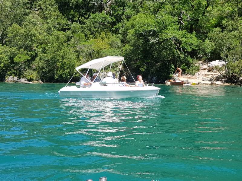 Ballade en bateaux Lac d'Esparron