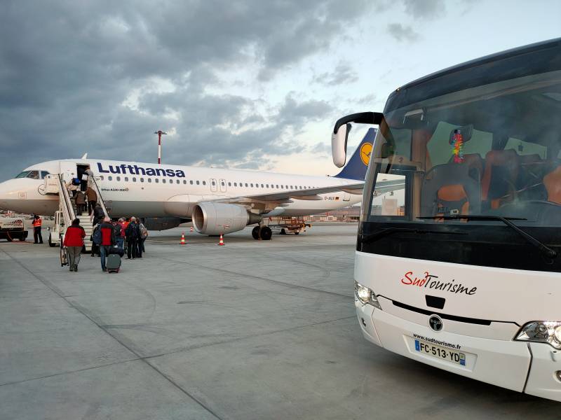 Louer un autocar pour transfert depuis ou vers l'aéroport MARSEILLE PROVENCE, NICE COTE D'AZUR ou MONTPELLIER MEDITERRANEE